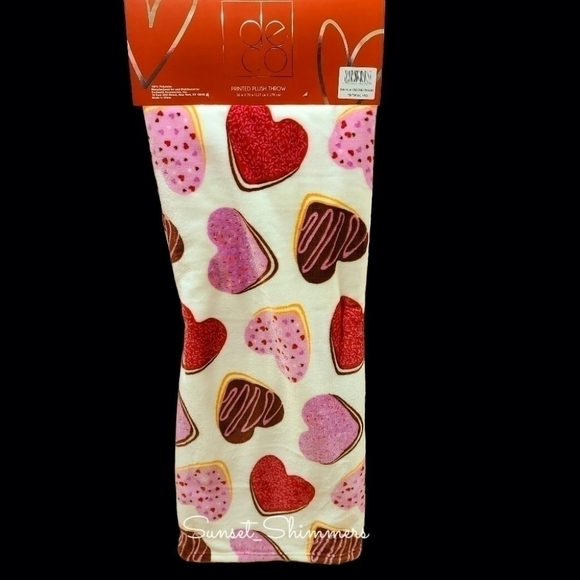 DECO Valentines Heart Donuts Soft Oversized Throw Blanket Home Decor 50"x70" New - Picture 10 of 10